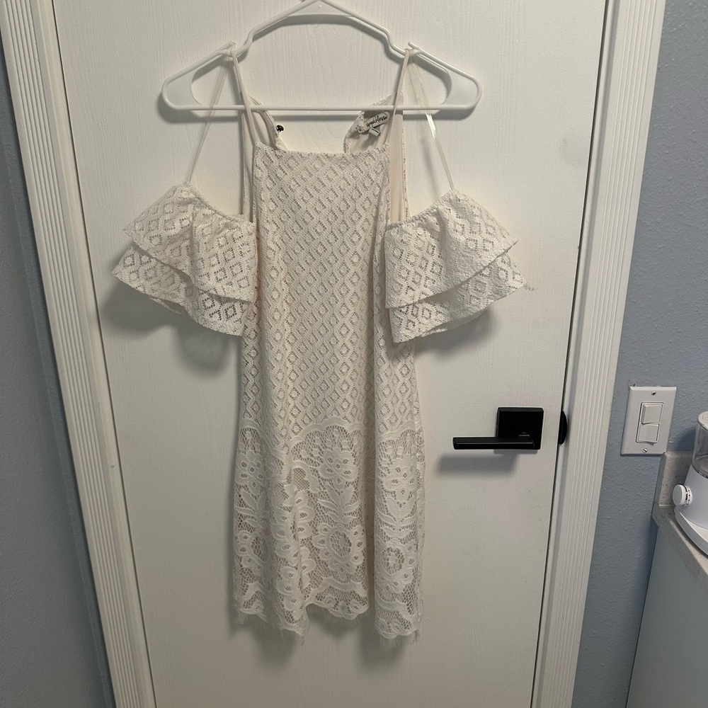 Off-Shoulder White Lace Dress